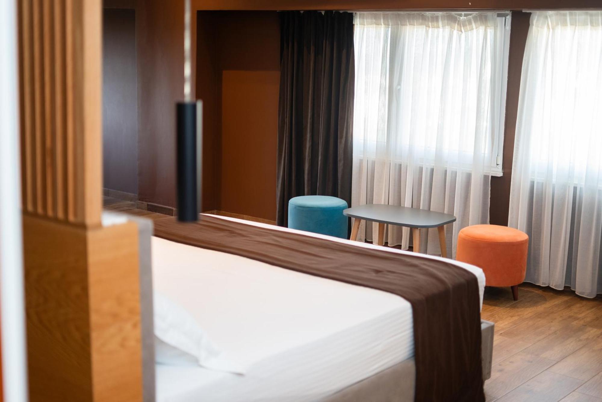 Olivar Hotel Tirana Selitë e Vogël Exterior foto