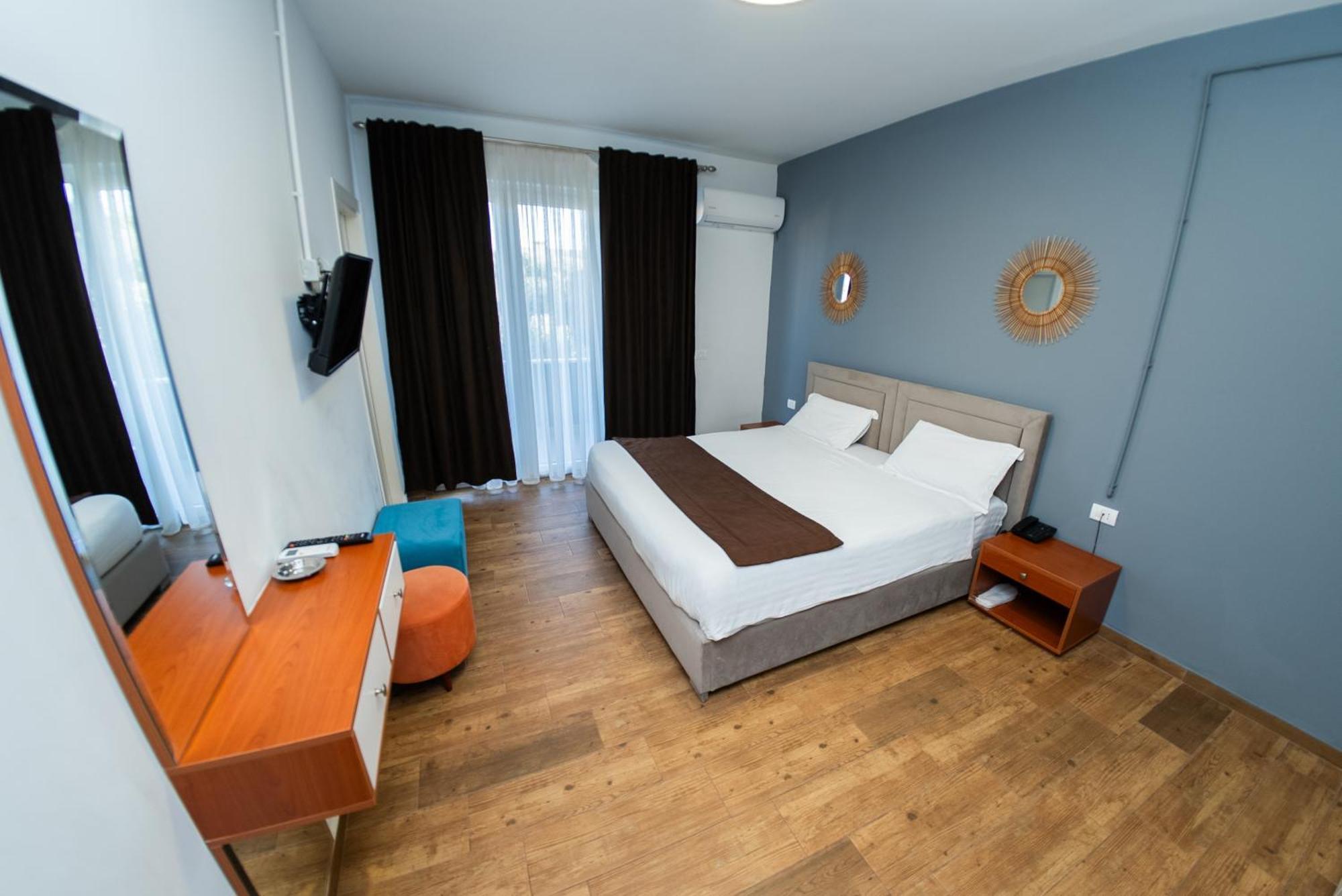 Olivar Hotel Tirana Selitë e Vogël Exterior foto